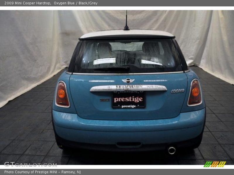 Oxygen Blue / Black/Grey 2009 Mini Cooper Hardtop
