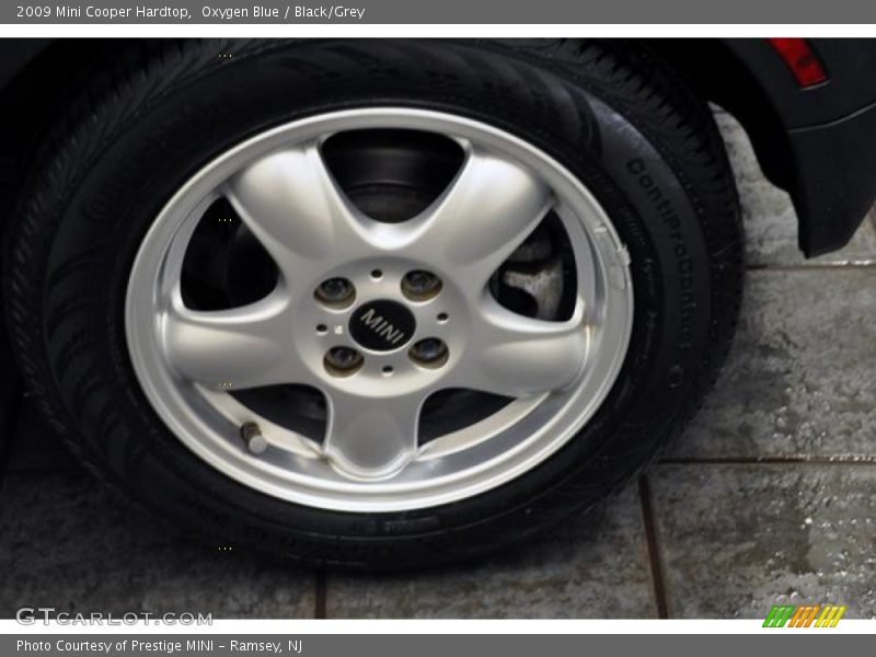Oxygen Blue / Black/Grey 2009 Mini Cooper Hardtop