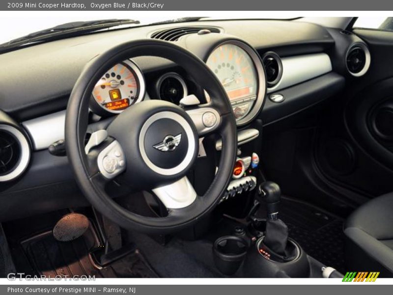 Oxygen Blue / Black/Grey 2009 Mini Cooper Hardtop