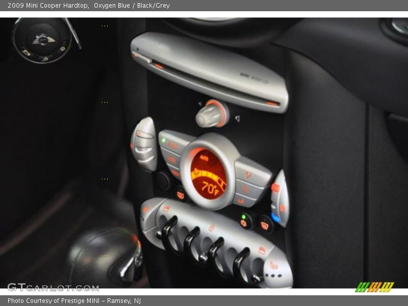Oxygen Blue / Black/Grey 2009 Mini Cooper Hardtop