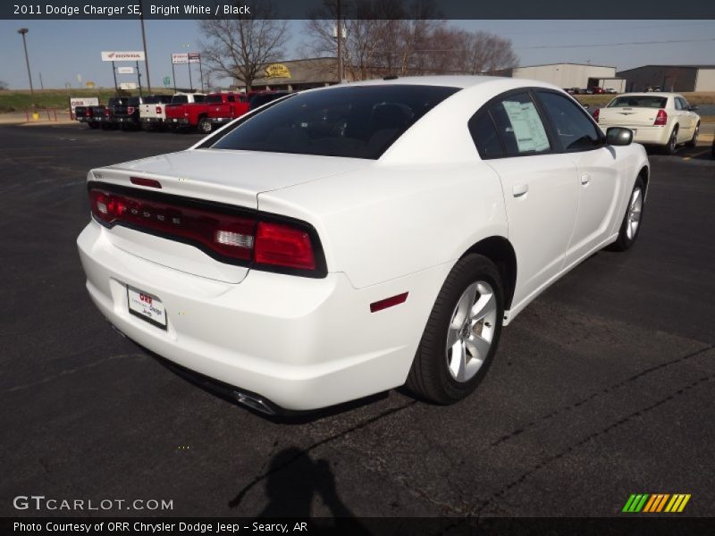 Bright White / Black 2011 Dodge Charger SE