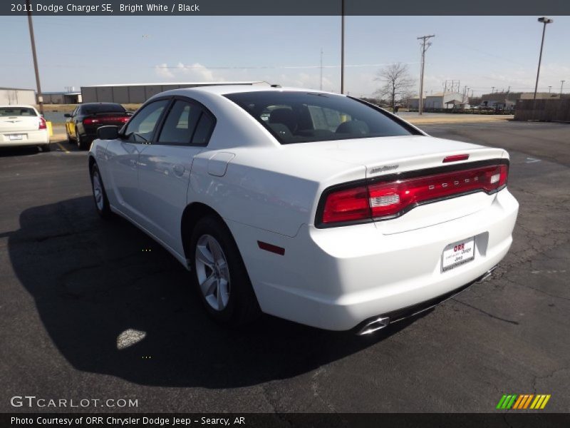 Bright White / Black 2011 Dodge Charger SE