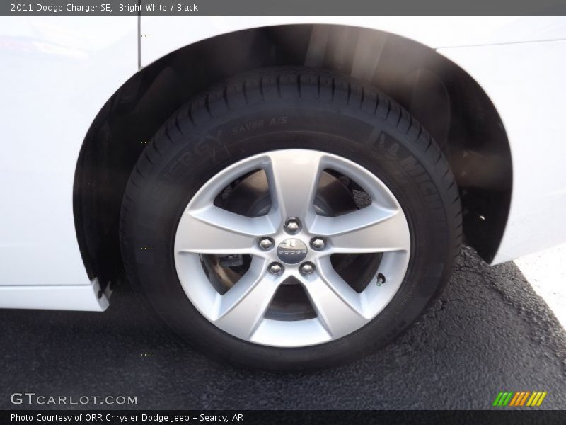 Bright White / Black 2011 Dodge Charger SE