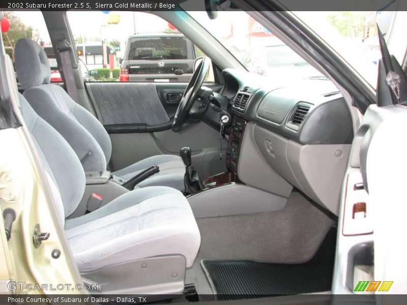 Sierra Gold Metallic / Beige 2002 Subaru Forester 2.5 S