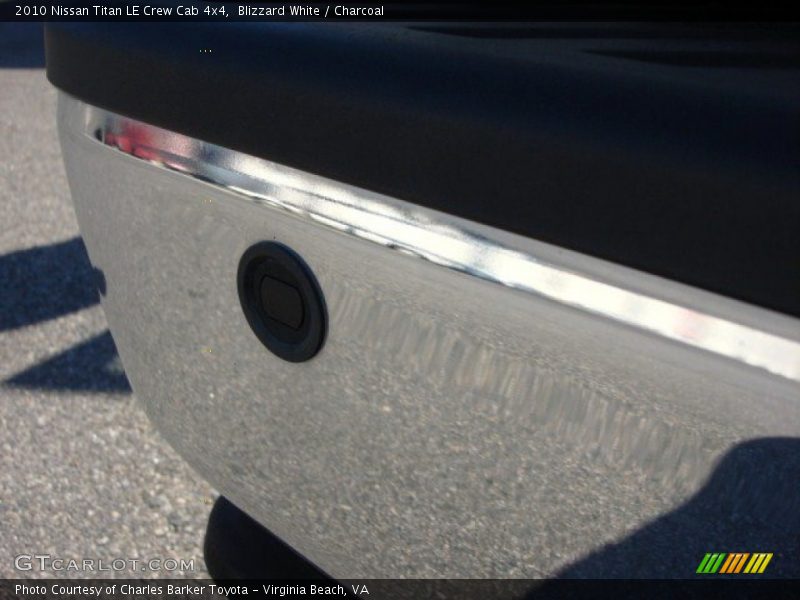 Blizzard White / Charcoal 2010 Nissan Titan LE Crew Cab 4x4