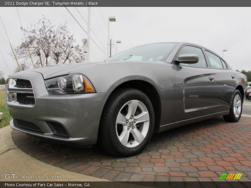 Front 3/4 View of 2011 Charger SE