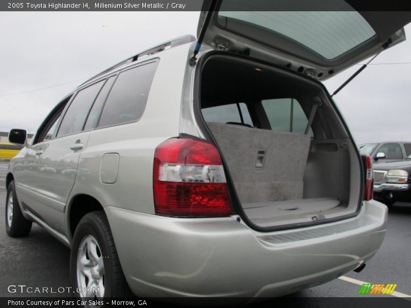 Millenium Silver Metallic / Gray 2005 Toyota Highlander I4