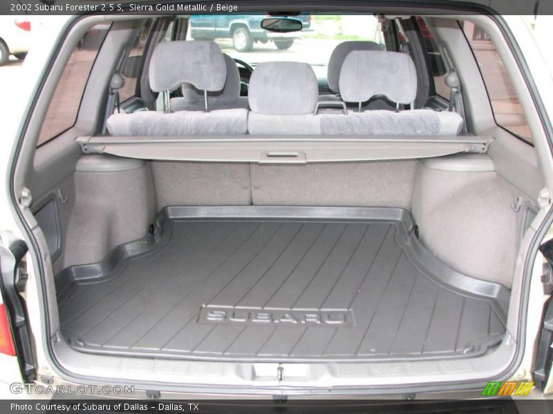 Sierra Gold Metallic / Beige 2002 Subaru Forester 2.5 S