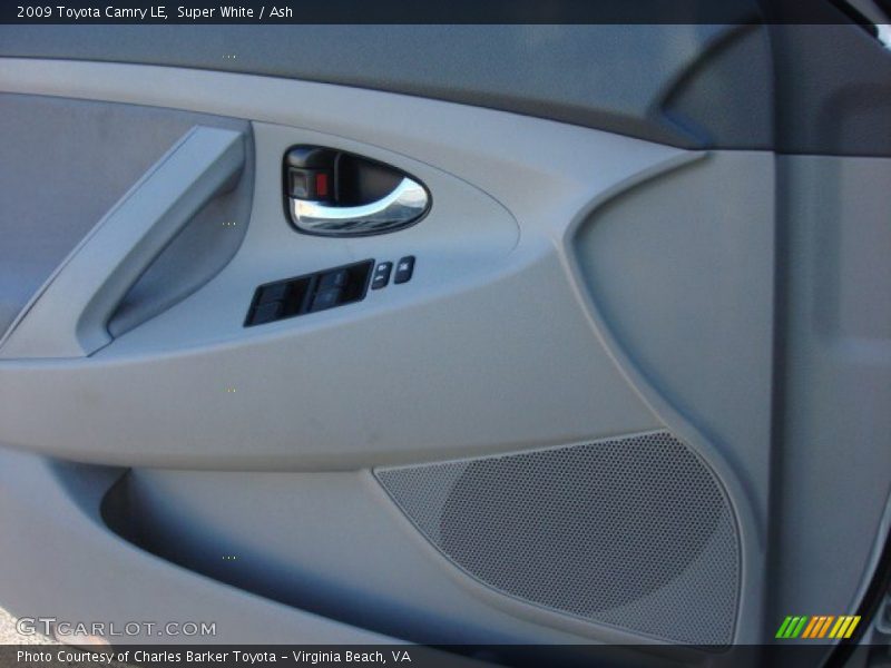 Super White / Ash 2009 Toyota Camry LE