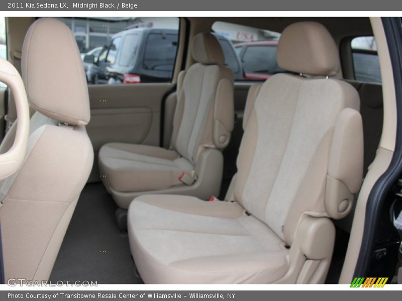 Midnight Black / Beige 2011 Kia Sedona LX