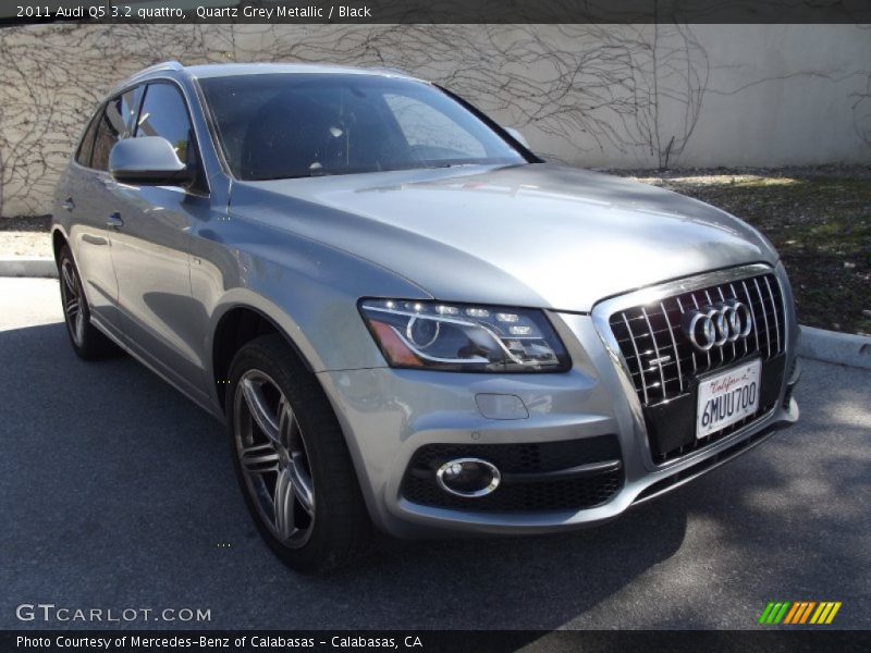 Quartz Grey Metallic / Black 2011 Audi Q5 3.2 quattro