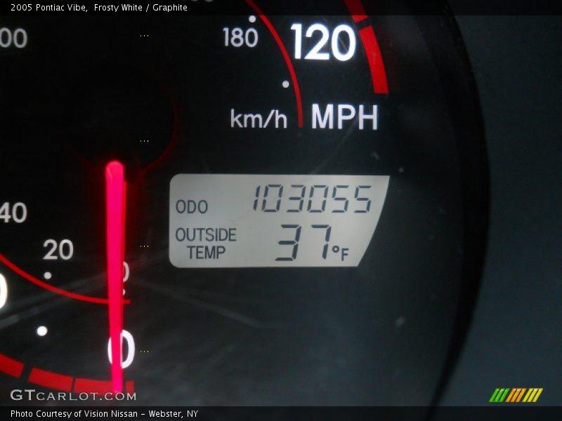 Frosty White / Graphite 2005 Pontiac Vibe