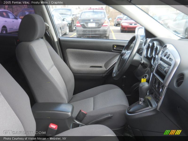 Frosty White / Graphite 2005 Pontiac Vibe