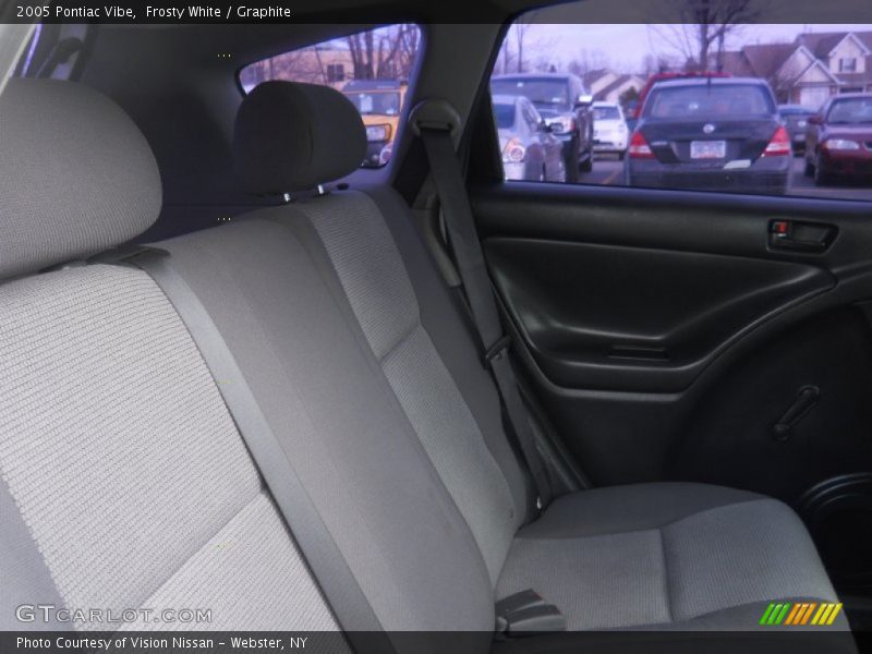 Frosty White / Graphite 2005 Pontiac Vibe