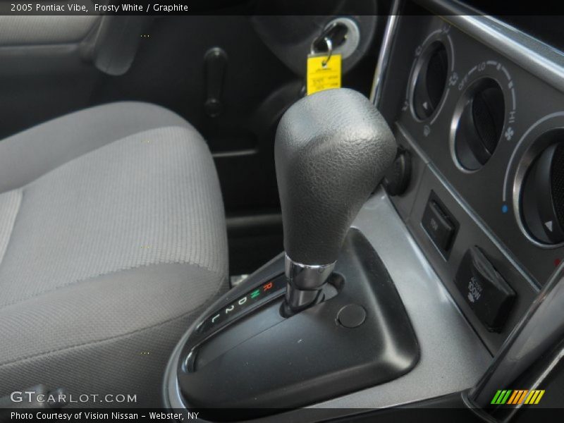 Frosty White / Graphite 2005 Pontiac Vibe