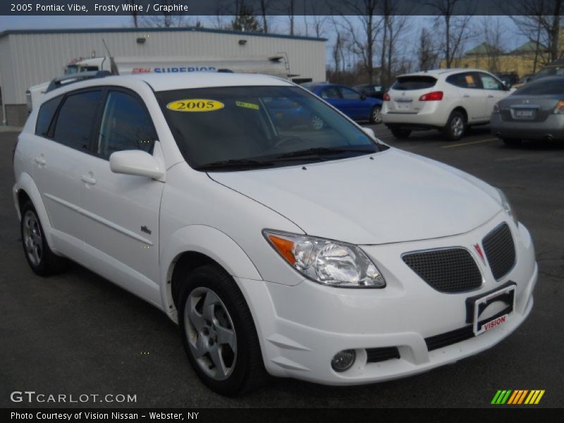 Frosty White / Graphite 2005 Pontiac Vibe