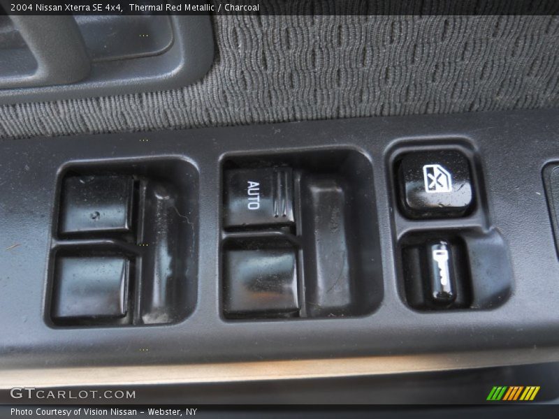 Thermal Red Metallic / Charcoal 2004 Nissan Xterra SE 4x4