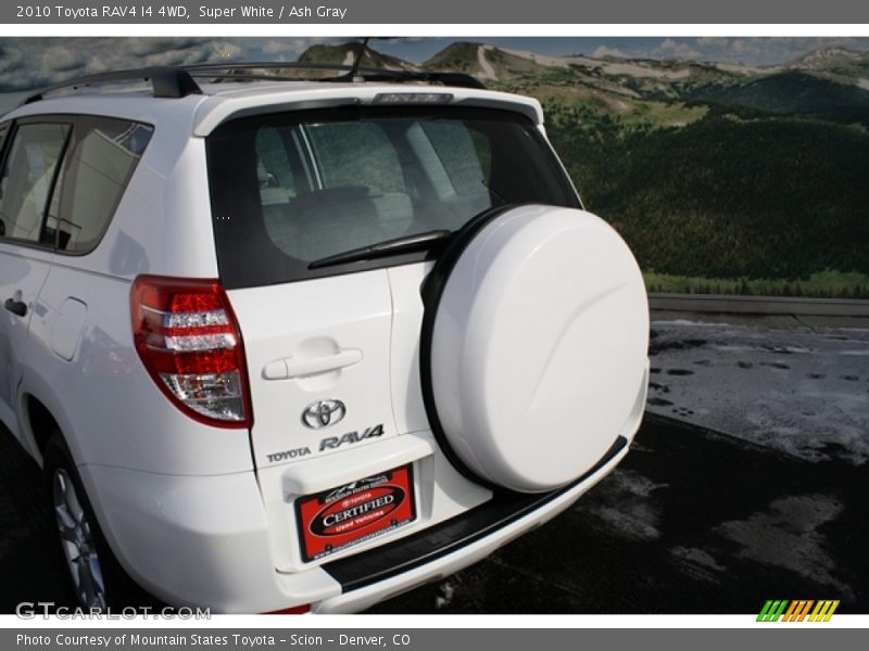 Super White / Ash Gray 2010 Toyota RAV4 I4 4WD