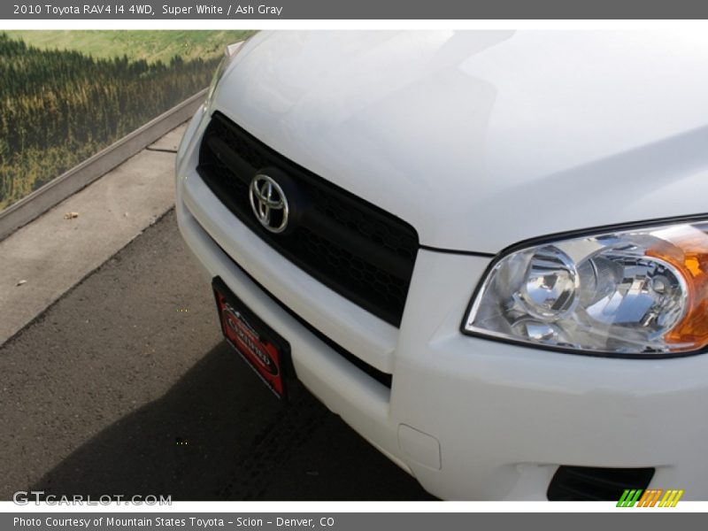 Super White / Ash Gray 2010 Toyota RAV4 I4 4WD