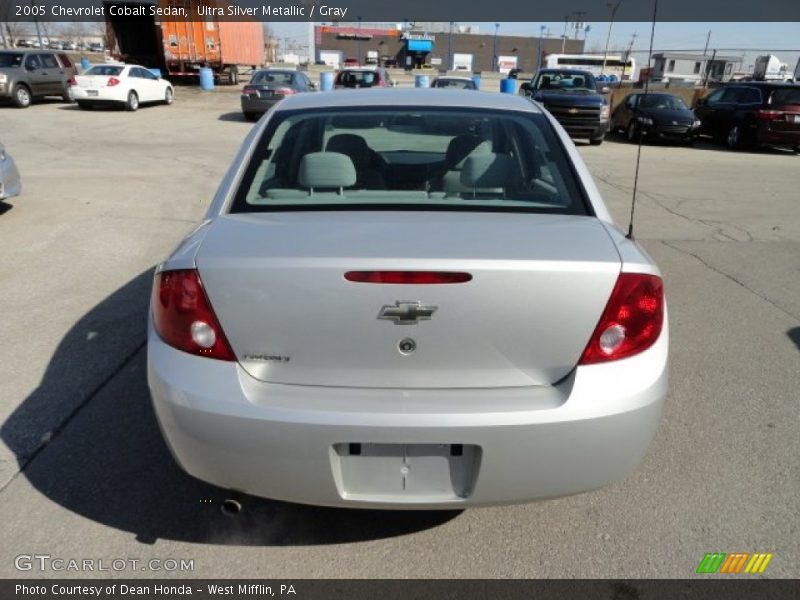 Ultra Silver Metallic / Gray 2005 Chevrolet Cobalt Sedan