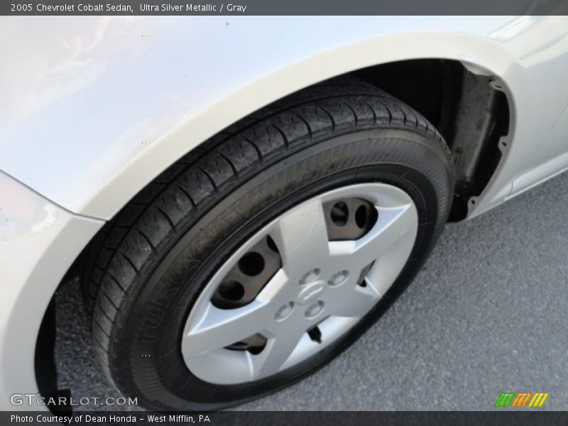 Ultra Silver Metallic / Gray 2005 Chevrolet Cobalt Sedan