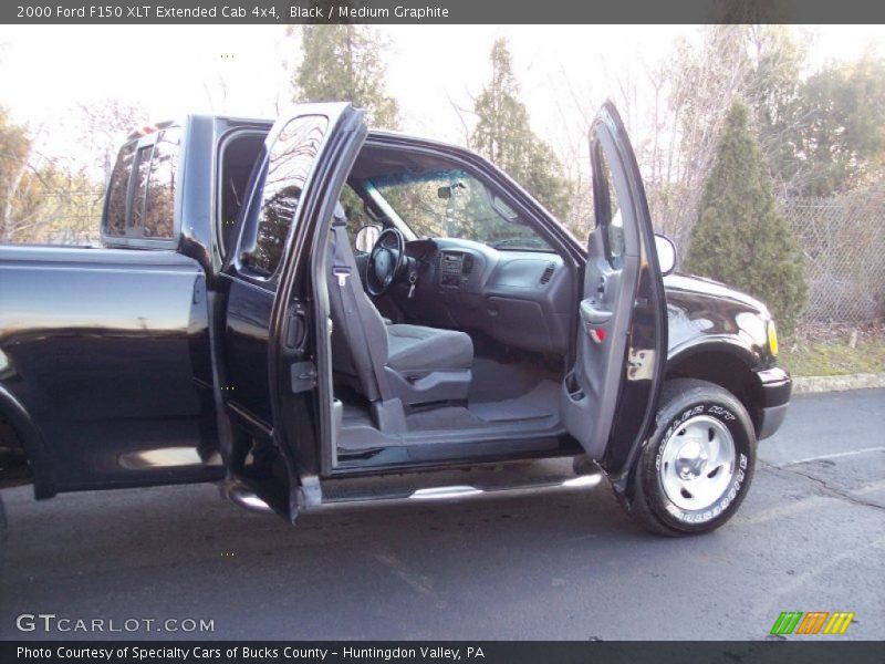 Black / Medium Graphite 2000 Ford F150 XLT Extended Cab 4x4