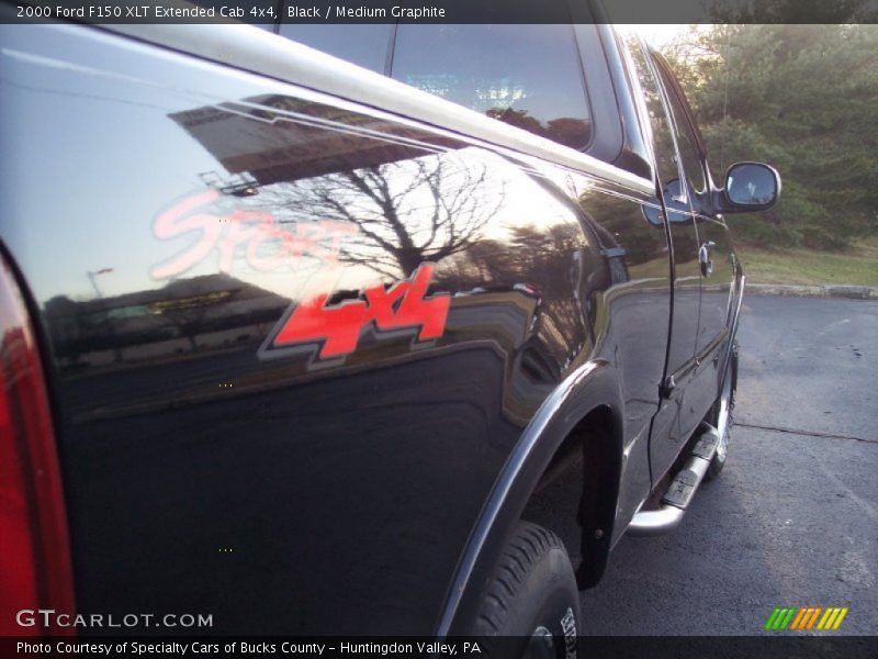 Black / Medium Graphite 2000 Ford F150 XLT Extended Cab 4x4