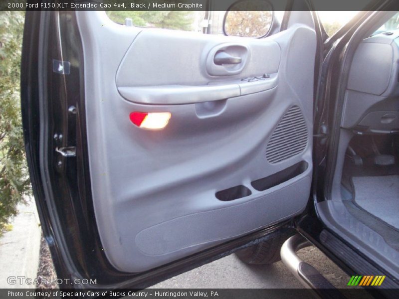 Black / Medium Graphite 2000 Ford F150 XLT Extended Cab 4x4