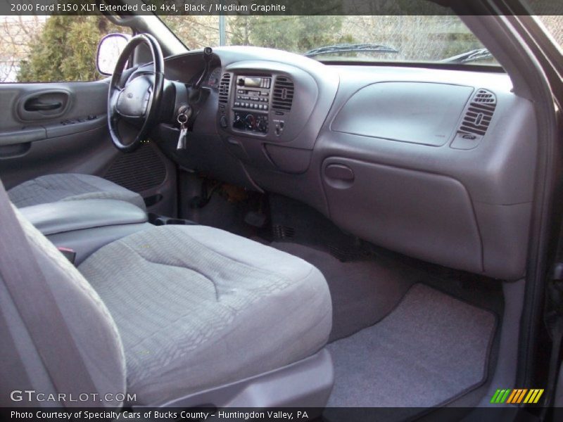 Black / Medium Graphite 2000 Ford F150 XLT Extended Cab 4x4