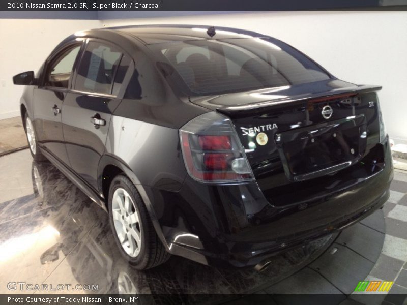 Super Black / Charcoal 2010 Nissan Sentra 2.0 SR