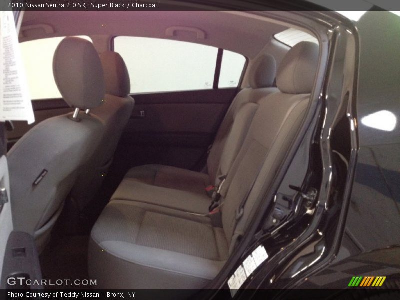 Super Black / Charcoal 2010 Nissan Sentra 2.0 SR