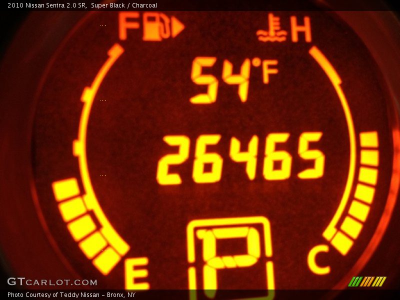 Super Black / Charcoal 2010 Nissan Sentra 2.0 SR