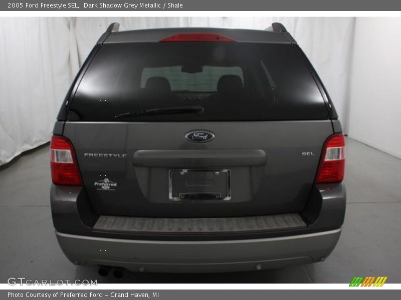 Dark Shadow Grey Metallic / Shale 2005 Ford Freestyle SEL