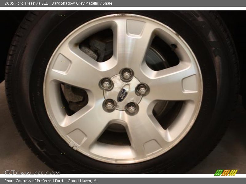  2005 Freestyle SEL Wheel