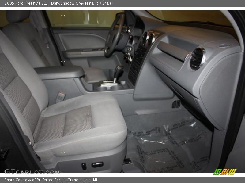 Dark Shadow Grey Metallic / Shale 2005 Ford Freestyle SEL
