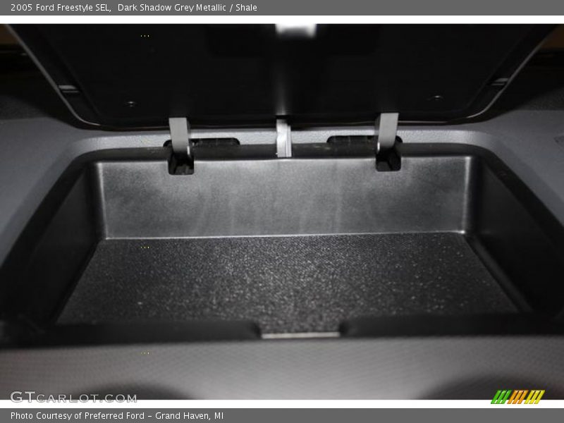 Dark Shadow Grey Metallic / Shale 2005 Ford Freestyle SEL