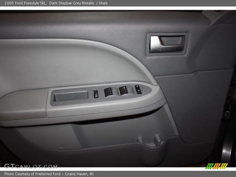 Dark Shadow Grey Metallic / Shale 2005 Ford Freestyle SEL