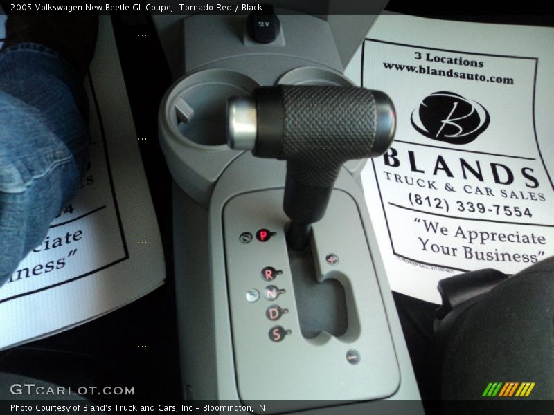 Tornado Red / Black 2005 Volkswagen New Beetle GL Coupe
