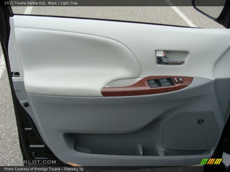 Black / Light Gray 2012 Toyota Sienna XLE