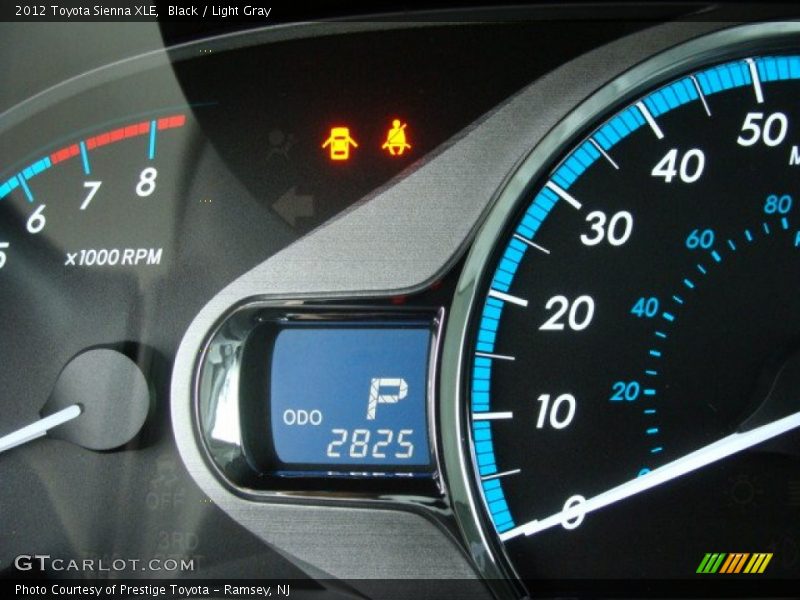 Black / Light Gray 2012 Toyota Sienna XLE