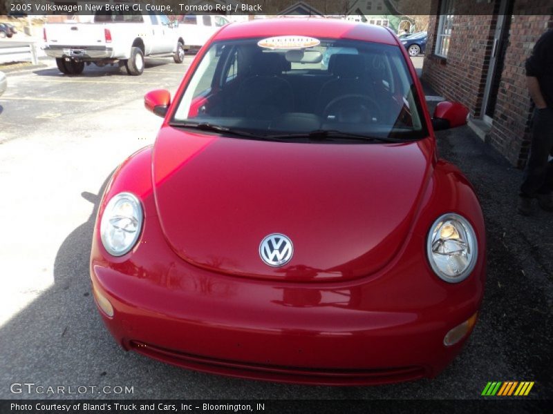 Tornado Red / Black 2005 Volkswagen New Beetle GL Coupe