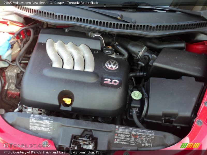 Tornado Red / Black 2005 Volkswagen New Beetle GL Coupe