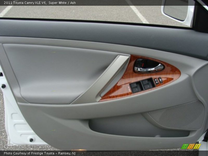 Super White / Ash 2011 Toyota Camry XLE V6