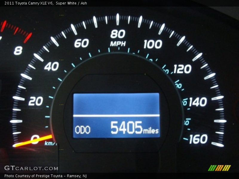 Super White / Ash 2011 Toyota Camry XLE V6
