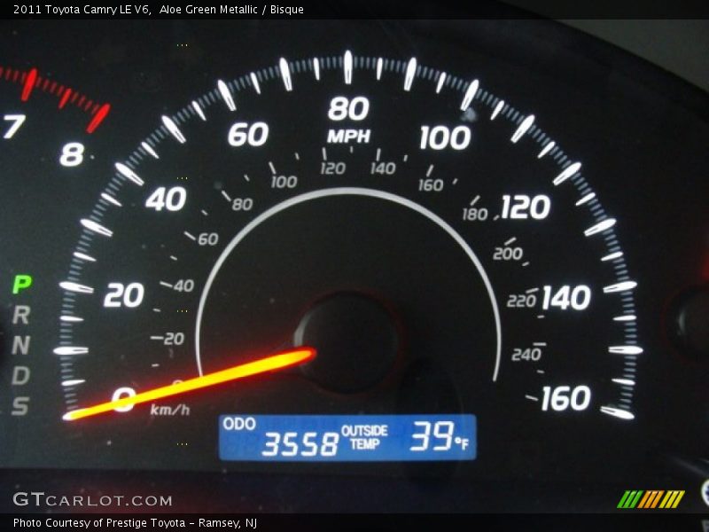 Aloe Green Metallic / Bisque 2011 Toyota Camry LE V6