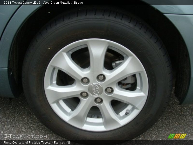 Aloe Green Metallic / Bisque 2011 Toyota Camry LE V6