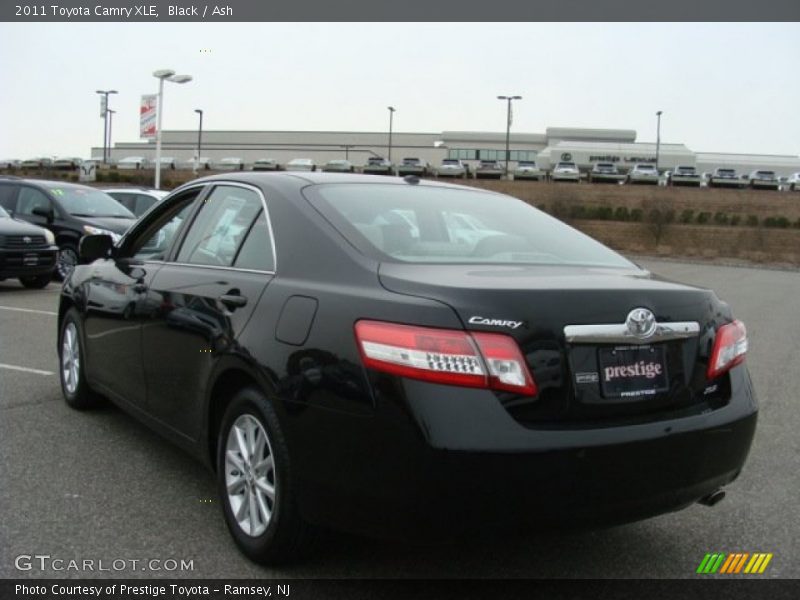 Black / Ash 2011 Toyota Camry XLE