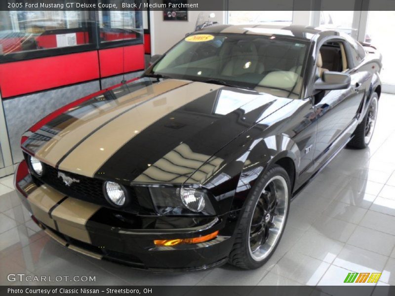 Black / Medium Parchment 2005 Ford Mustang GT Deluxe Coupe