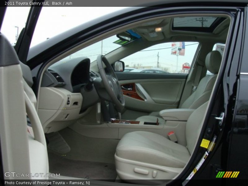 Black / Ash 2011 Toyota Camry XLE