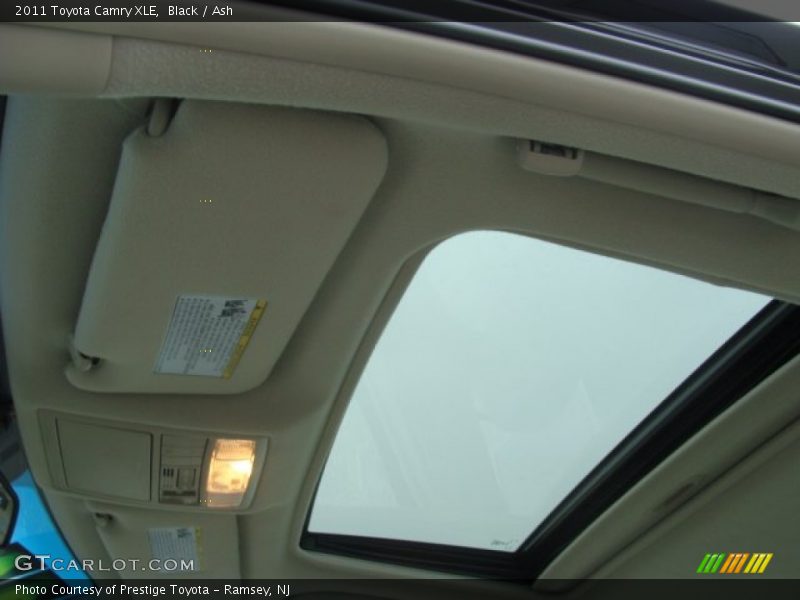 Black / Ash 2011 Toyota Camry XLE